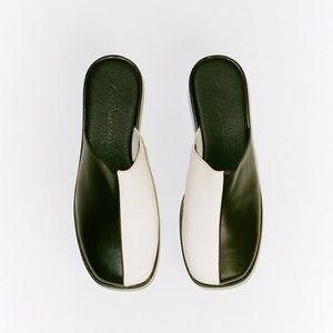 BNIB Lisa Says Gah Colorblock Platform Clog Mules in Black and White